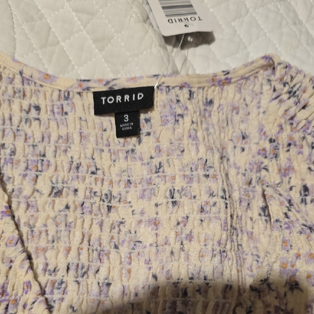 Torrid Purple and Cream Floral Blouse - Picture 2 of 4